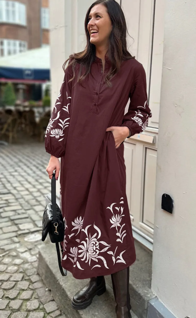 Hot Kjole - Tilde Long - Burgundy Red W. Embroidery Kjoler