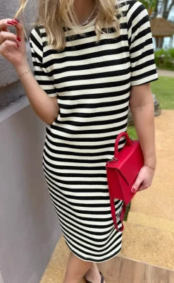 Kjole - Gina - Black Striped Kjoler