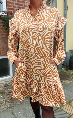 Clearance Kjole - Lisa - Beige/Camel Print Kjoler