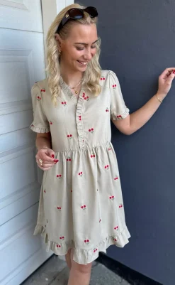 Discount Kjole - Catja Summer - Sand W. Cherries Kjoler