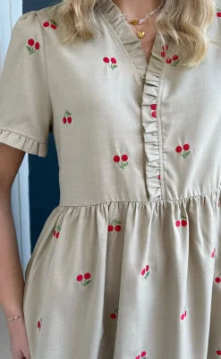 Discount Kjole - Catja Summer - Sand W. Cherries Kjoler