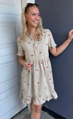 Discount Kjole - Catja Summer - Sand W. Cherries Kjoler