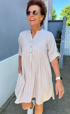 Kjole - Nia - Beige Striped Kjoler