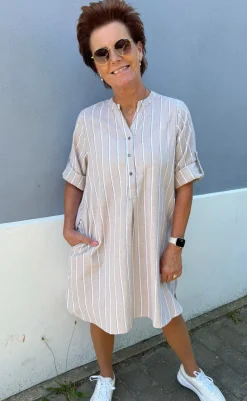 Kjole - Nia - Beige Striped Kjoler
