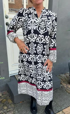 Kjole - Tia - Black W. White Print Kjoler