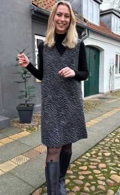 Kjole - Ania Spencer - Zebra Kjoler