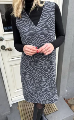 Kjole - Ania Spencer - Zebra Kjoler