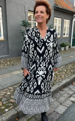 Kjole - Olinda - White / Black Paisley Kjoler