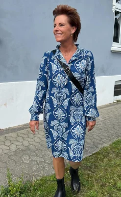 Online Kjole - Augusta - Navy Blue Paisley Kjoler