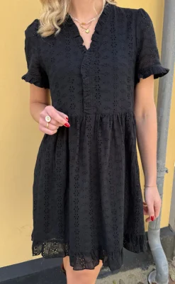 Hot Kjole - Catja Summer - Black Broderie Anglaise Kjoler