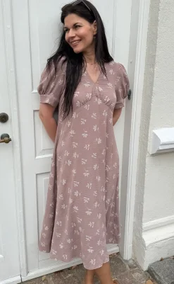 Outlet Kjole - Mirabelle - Camel W. White Flowers Kjoler