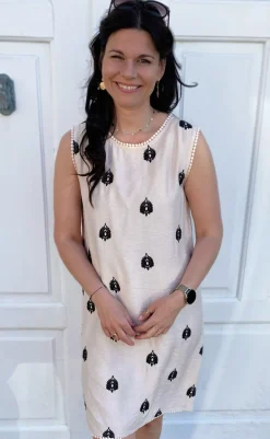 Sale Kjole - Zola - Beige W. Black Embroidery Kjoler