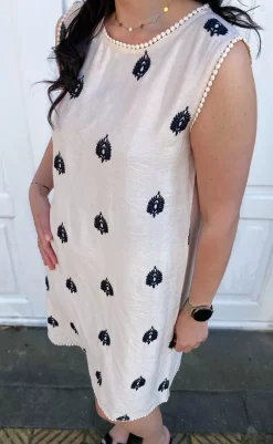 Sale Kjole - Zola - Beige W. Black Embroidery Kjoler