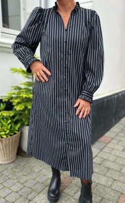 Sale Kjole - Tiki - Black W. White Stripes Kjoler
