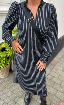 Sale Kjole - Tiki - Black W. White Stripes Kjoler