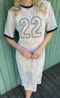 Best Kjole - Susanna Football - White Lace (vendbar) Kjoler