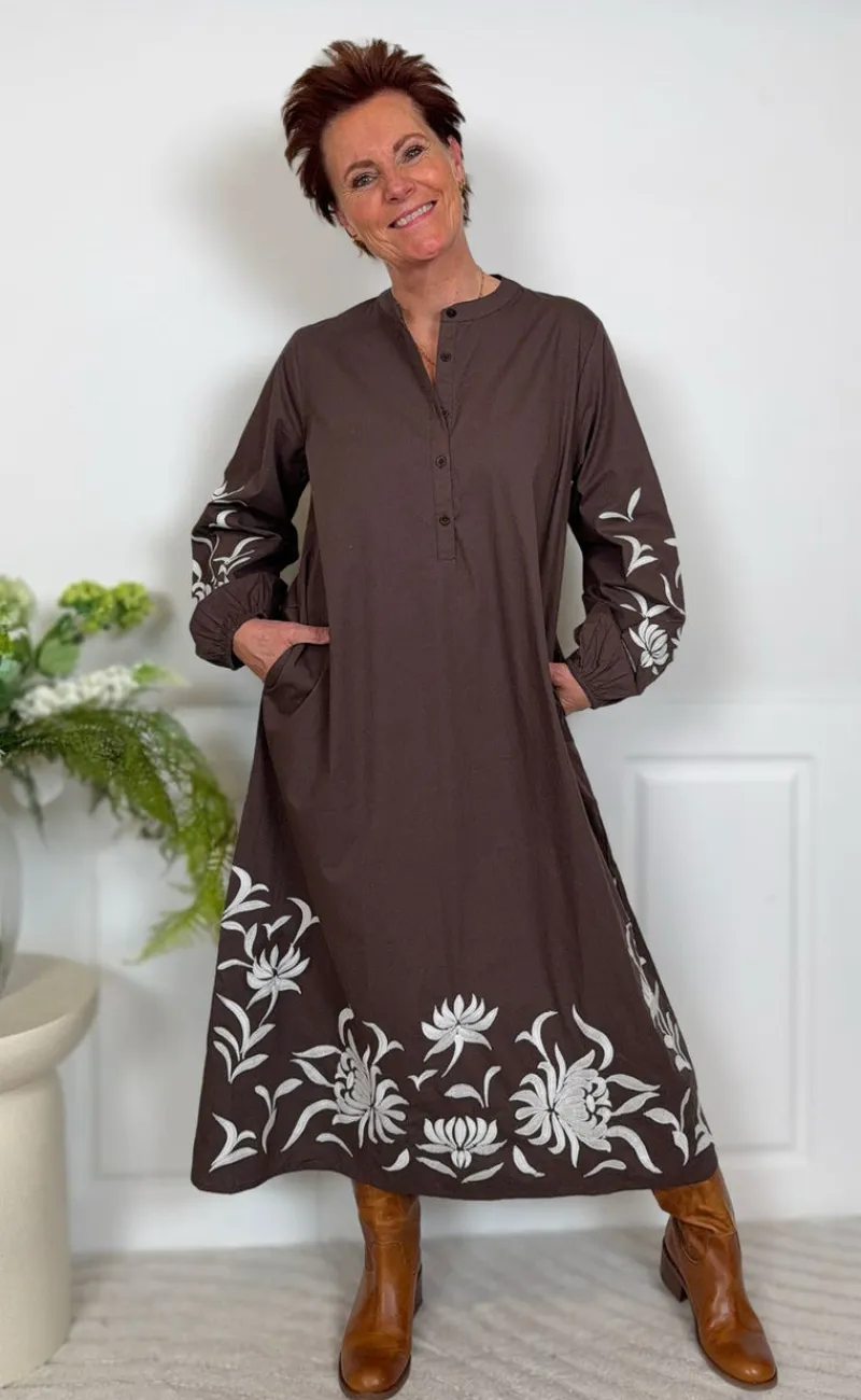 New Kjole - Tilde Long - Chocolate Brown W. Embroidery Kjoler
