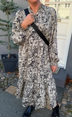 Online Kjole - Aida - Black / Brown Flowers Kjoler