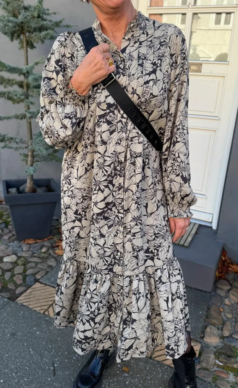 Online Kjole - Aida - Black / Brown Flowers Kjoler