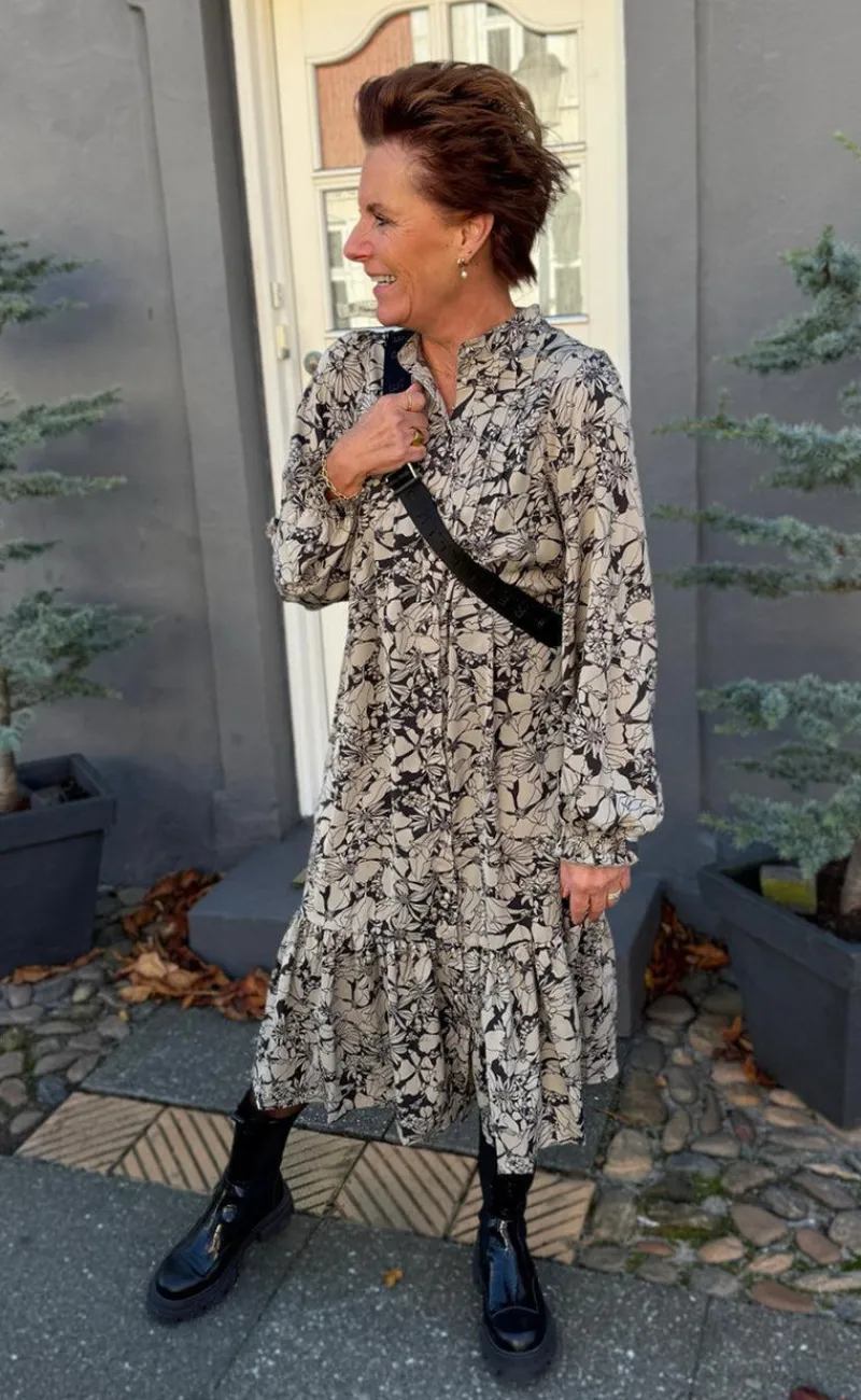 Online Kjole - Aida - Black / Brown Flowers Kjoler