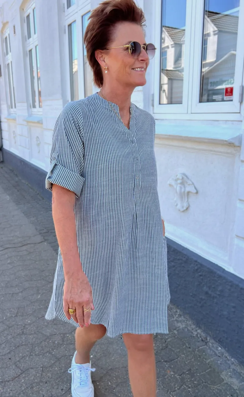 Outlet Kjole - Nia - Black Striped Kjoler