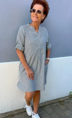 Outlet Kjole - Nia - Black Striped Kjoler