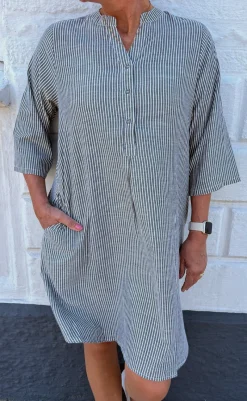 Outlet Kjole - Nia - Black Striped Kjoler