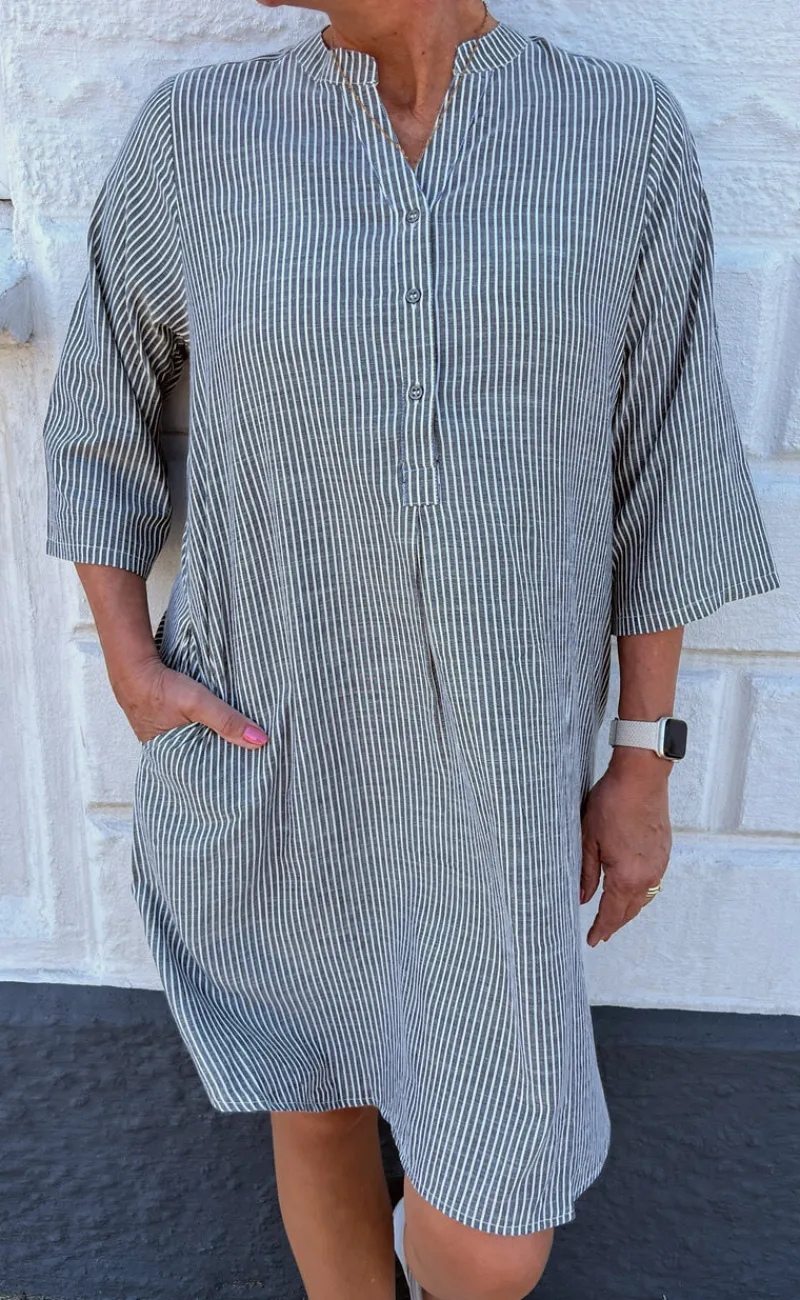 Outlet Kjole - Nia - Black Striped Kjoler