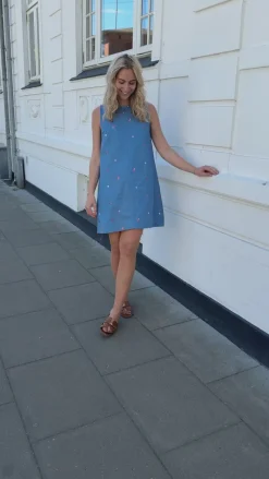 Best Kjole - Naja - Denim Blue w. Flowers Kjoler