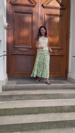 Hot Nederdel - Nikoline - White/Green Flowers Nederdele