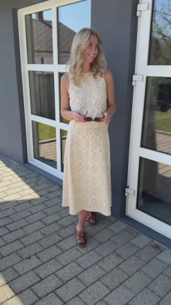 Outlet Nederdel - Naja - Off White Denim W. Embroidery Nederdele