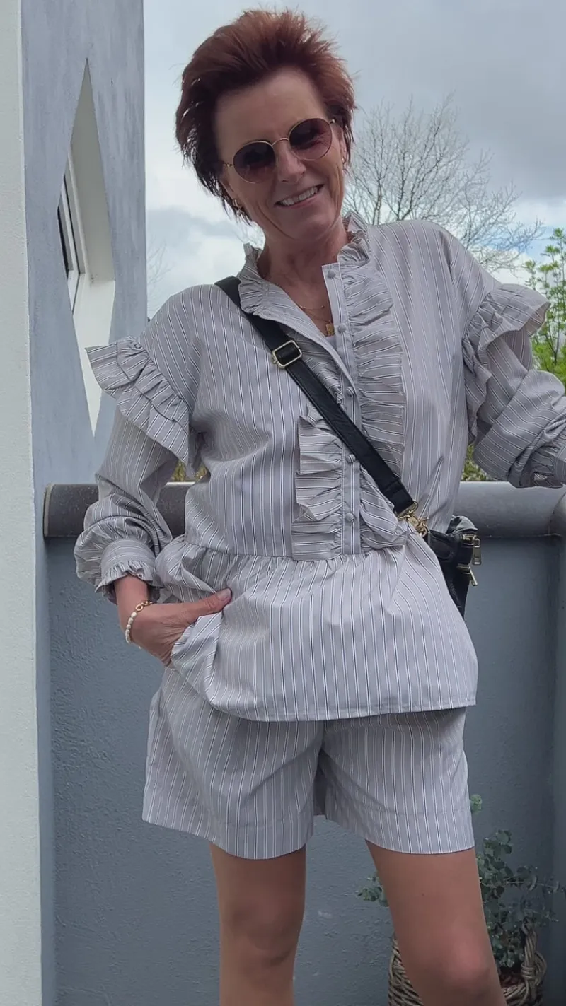 Hot Shorts - Liv - Grey Striped Shorts