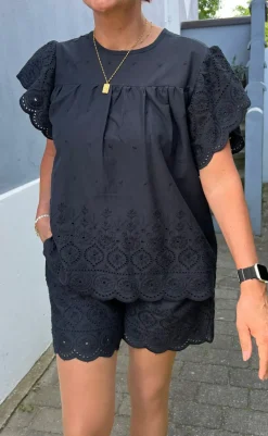 Best Shorts - Line - Black Shorts