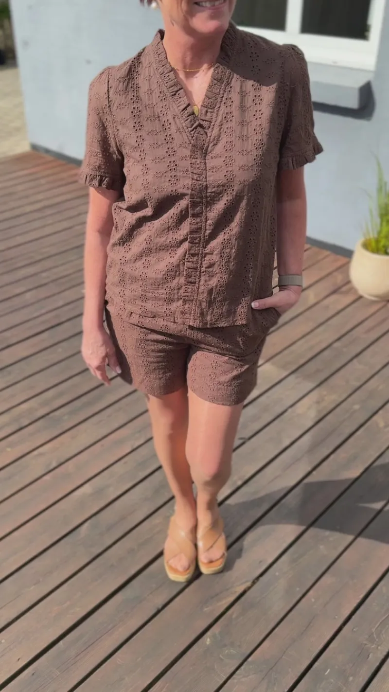 Hot Shorts - Catja - Mocca Broderie Anglaise Shorts