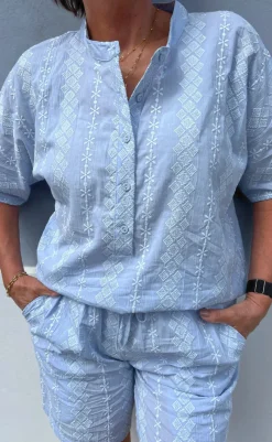 Clearance Skjorte - Erica - Blue/White Embroidery Skjorter