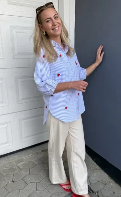 Outlet Skjorte - Selma - Blue Striped W. Strawberries Skjorter