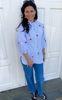 Outlet Skjorte - Selma - Blue Striped W. Strawberries Skjorter