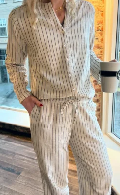 Sale Skjorte - Juliana Linen - Off White / Black Striped Skjorter|Striktrøjer & Sweat