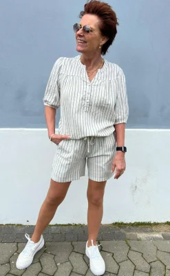 Top - Alba - Off White T-shirts & Toppe