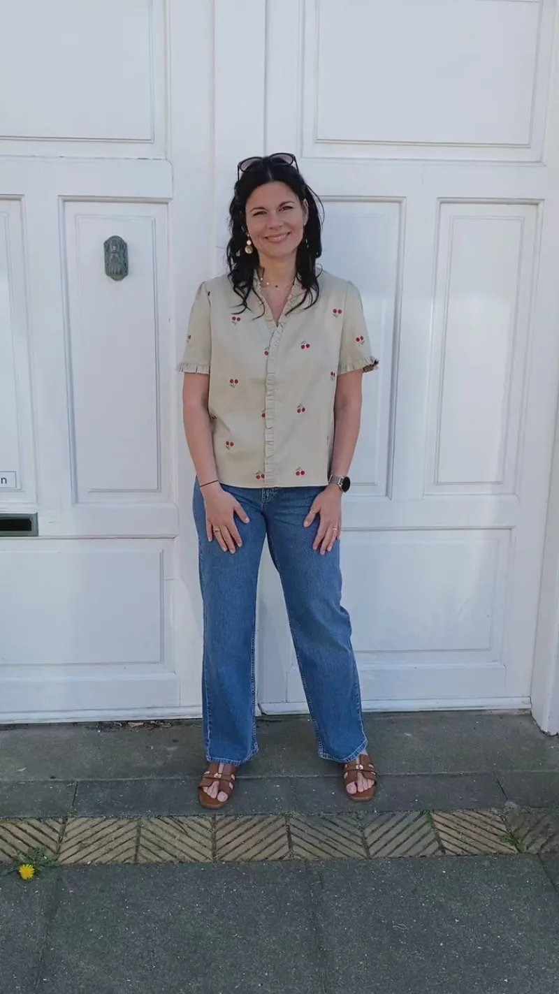 New Top - Catja - Sand W. Cherries T-shirts & Toppe