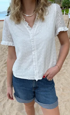 Hot Top - Catja - White Broderie Anglaise T-shirts & Toppe