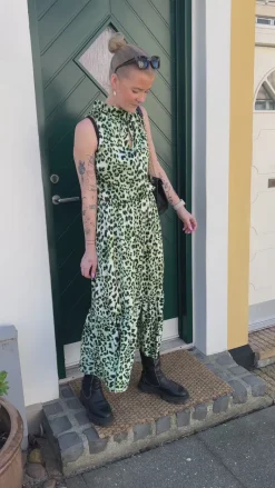 Sale Top - Ellen - Green Leo (vendbar) T-shirts & Toppe