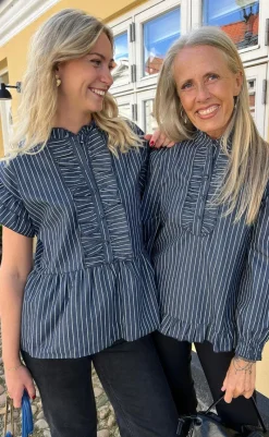 Discount Top - Freya - Denim Blue Pinstripe T-shirts & Toppe