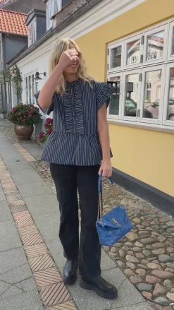 Discount Top - Freya - Denim Blue Pinstripe T-shirts & Toppe