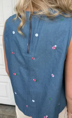 Top - Naja - Denim Blue W. Flowers T-shirts & Toppe