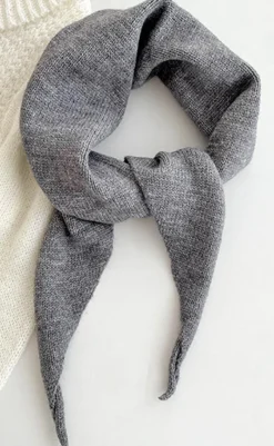 Best Tørklæde - Sophie Triangle - Grey Tørklæder & Vanter