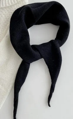Best Tørklæde - Sophie Triangle - Black Tørklæder & Vanter