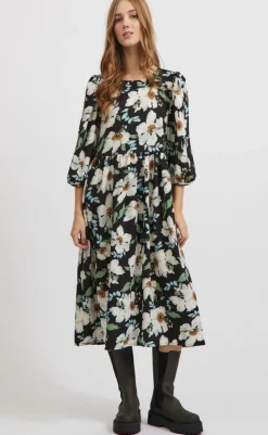 Clearance Kjole - Pay - Black w. flowers Kjoler